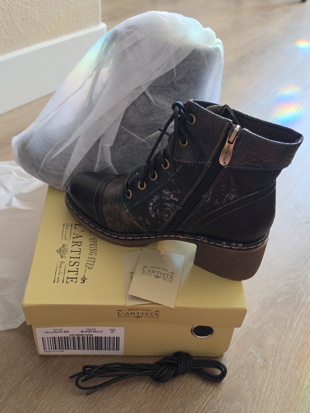 NWT L'Artiste Spring Step Fallinluv Black Multi Leather Floral Ankle Sz 37